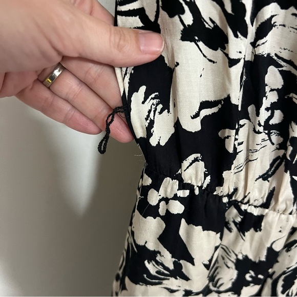 Evereve Winona Satin Floral Midi Dress - Picture 9 of 15